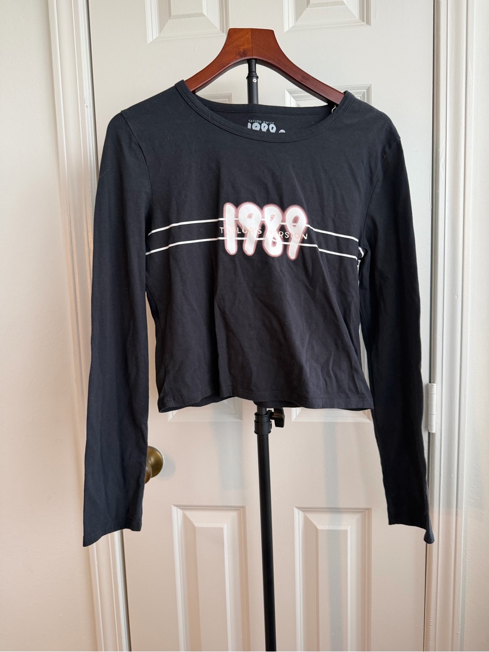 Taylor Swift 1989 Taylor's Version Long Sleeve Crop Top Black Size XL